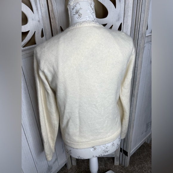 Bonnie Strauss Cream Cardigan Pastel Beaded Floral Button Sweater Size Medium - Picture 4 of 6